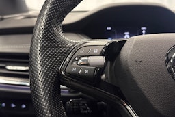 harmaa Skoda Enyaq 2022 kuva 15.