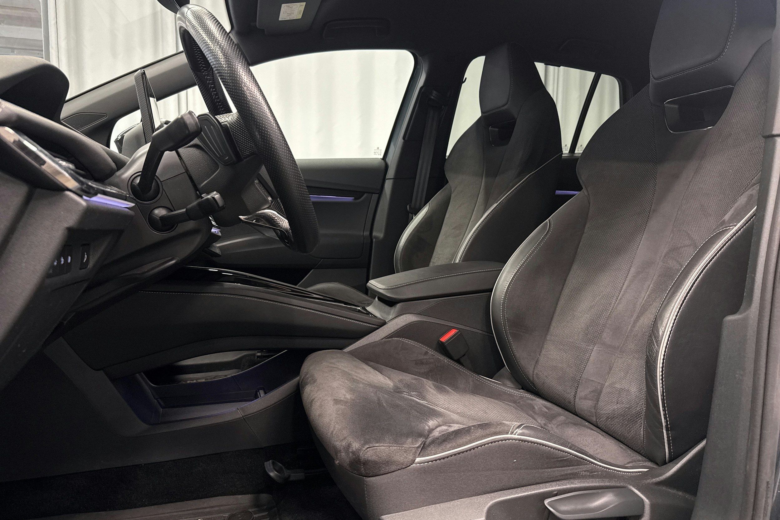 harmaa Skoda Enyaq 2022 kuva 25.