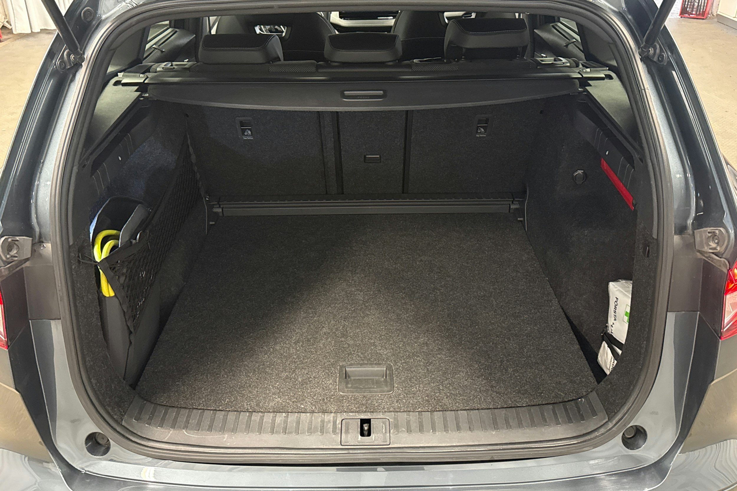 harmaa Skoda Enyaq 2022 kuva 26.