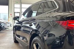 musta Skoda Enyaq 2022 kuva 20.