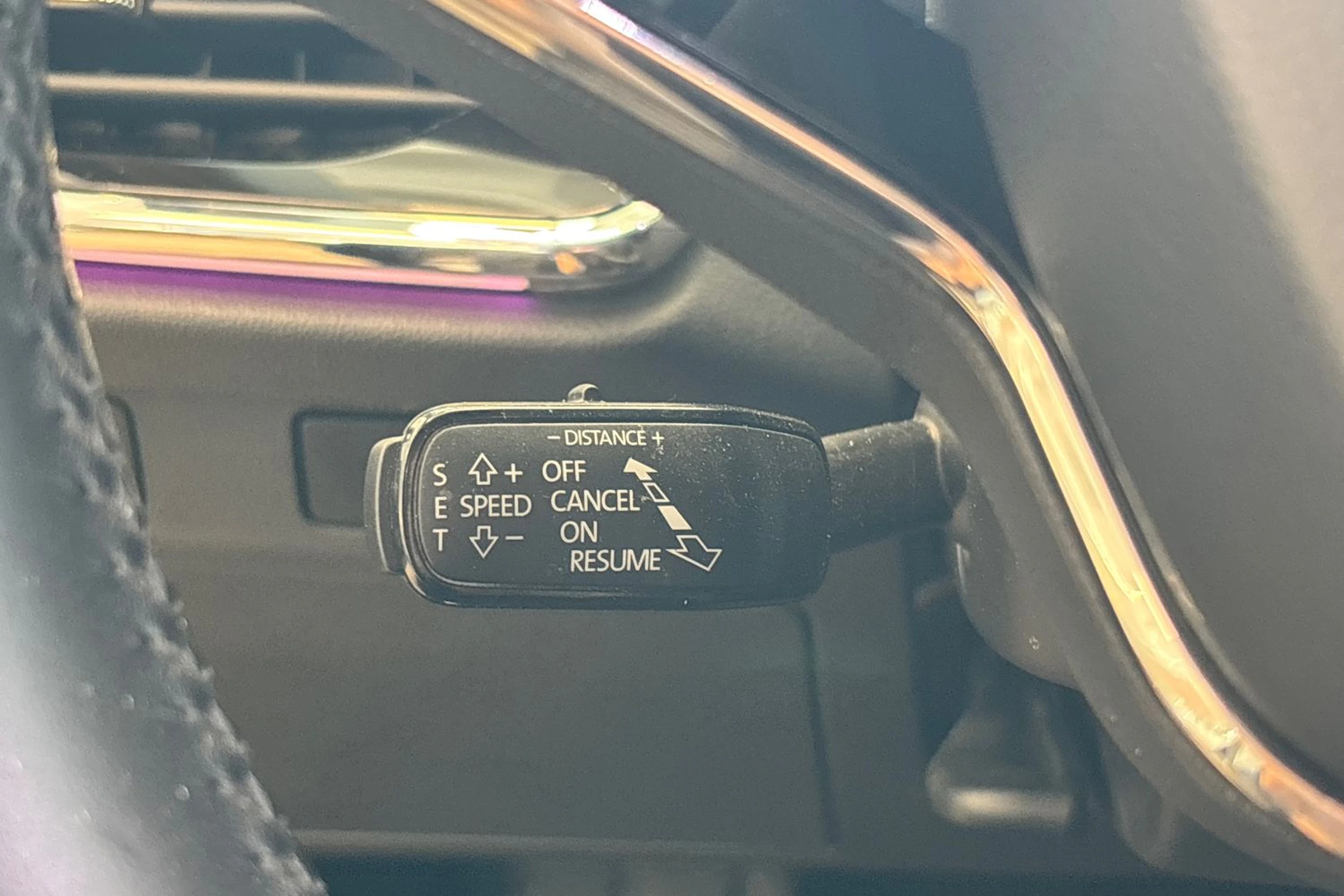 musta Skoda Enyaq 2022 kuva 33.