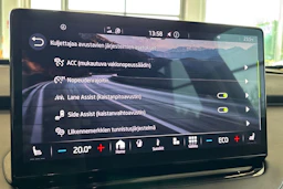musta Skoda Enyaq 2022 kuva 43.