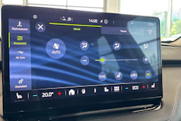 musta Skoda Enyaq 2022 kuva 47.