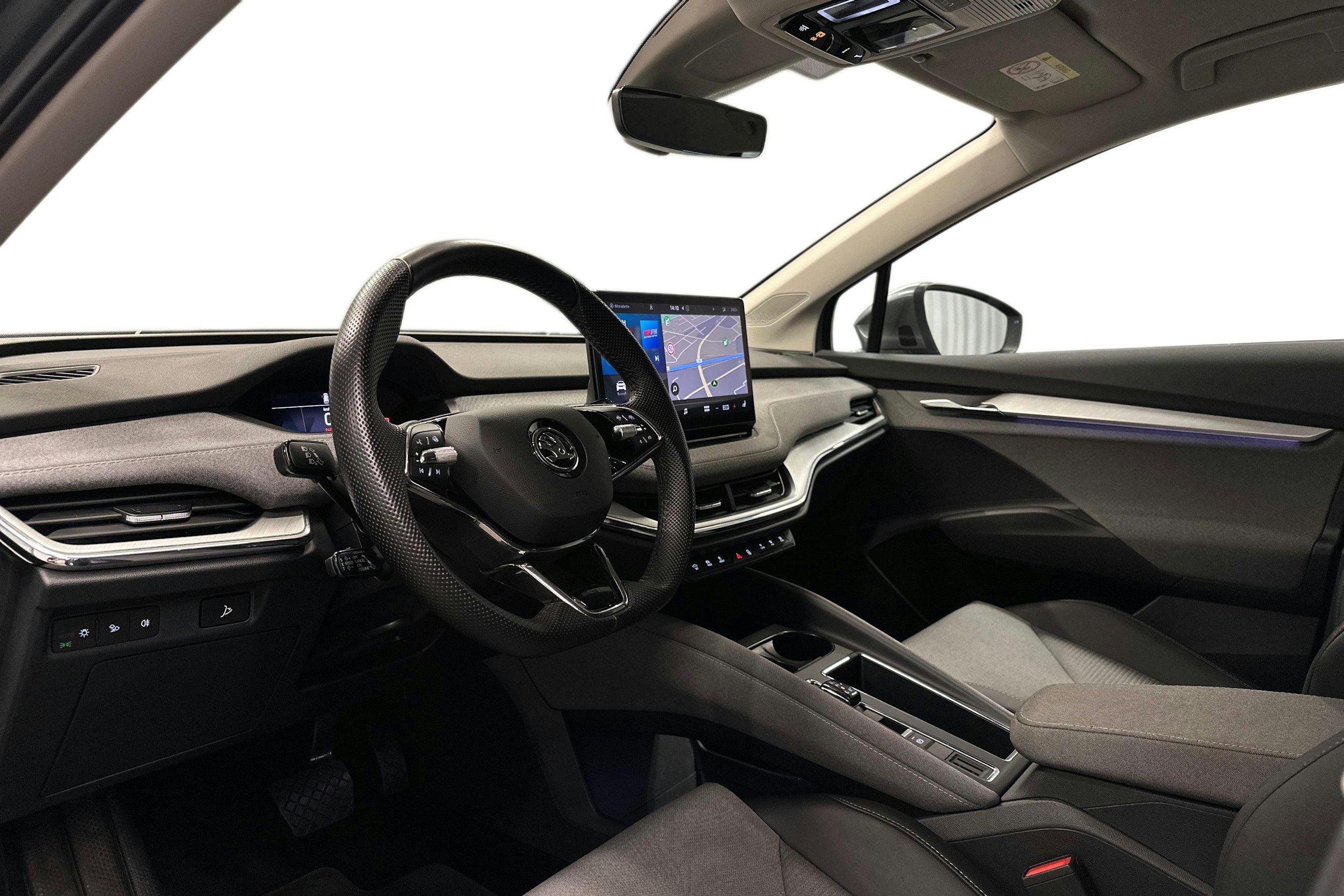 harmaa Skoda Enyaq 2022 kuva 7.