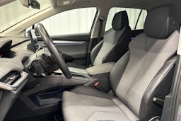 harmaa Skoda Enyaq 2022 kuva 18.