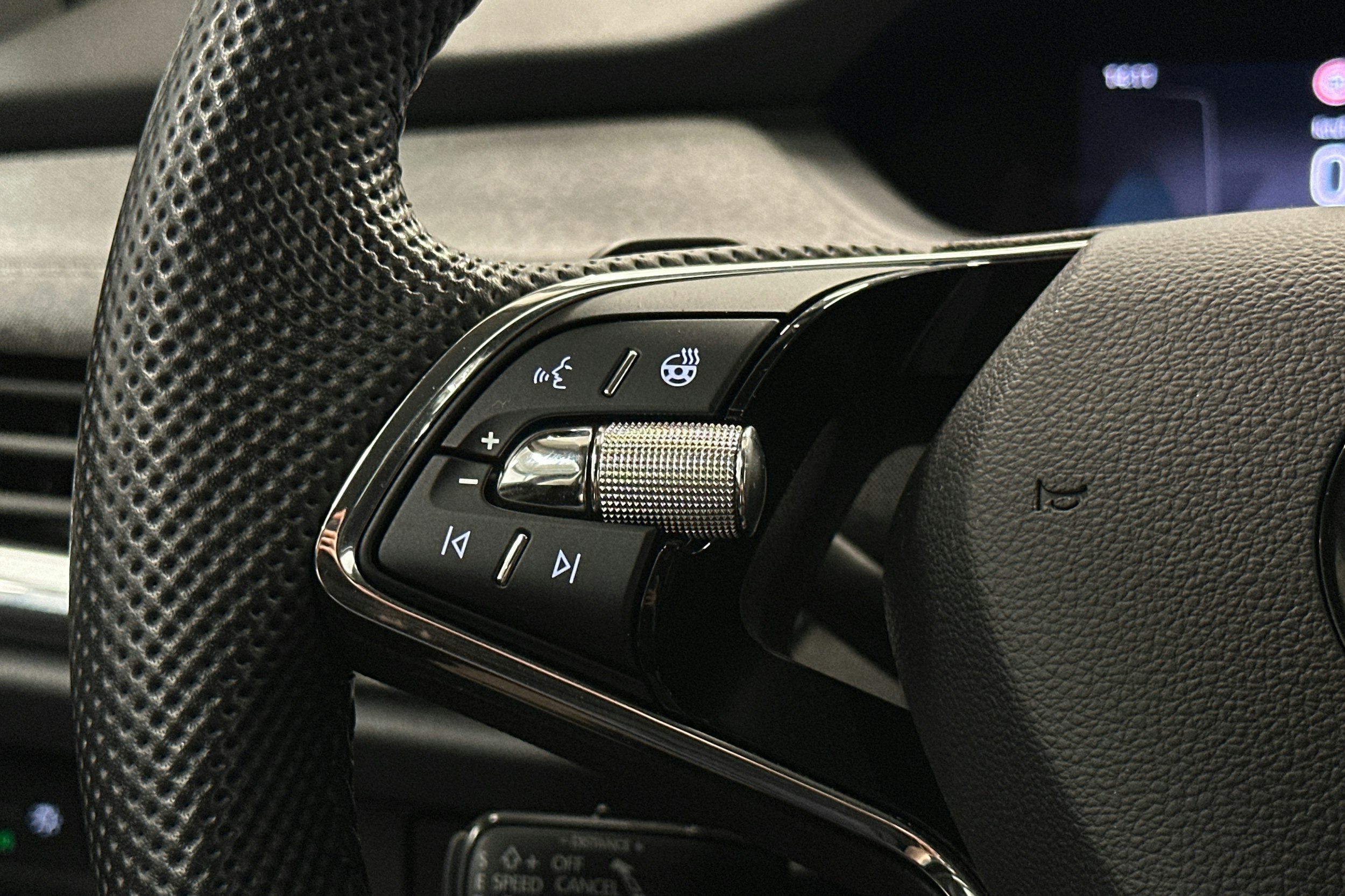 harmaa Skoda Enyaq 2022 kuva 20.