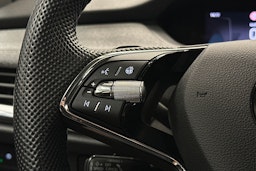 harmaa Skoda Enyaq 2022 kuva 20.