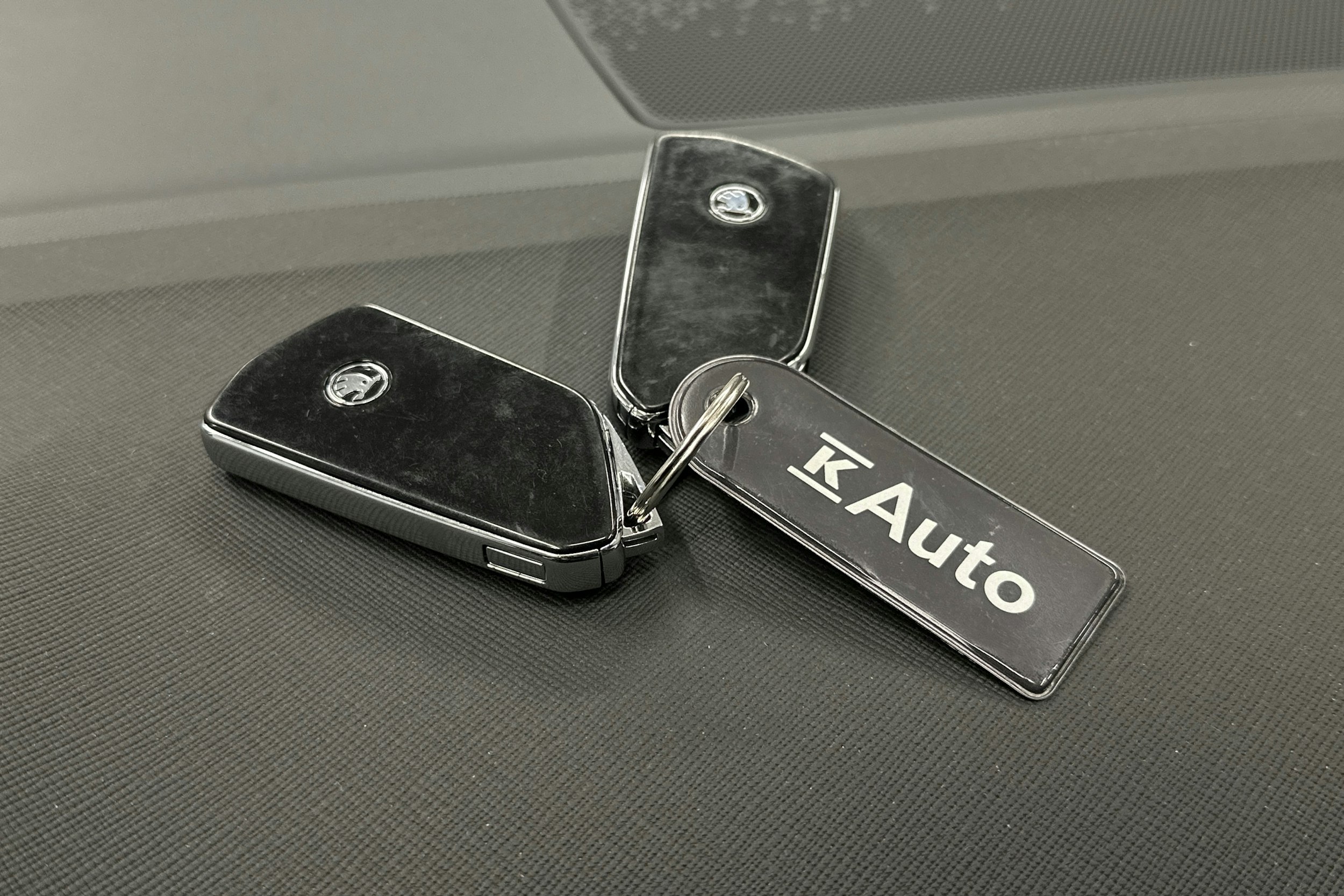 harmaa Skoda Enyaq 2022 kuva 34.