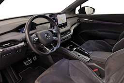 musta Skoda Enyaq 2022 kuva 6.