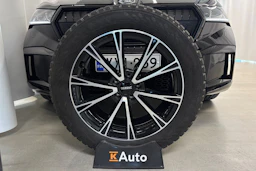 musta Skoda Enyaq 2022 kuva 10.
