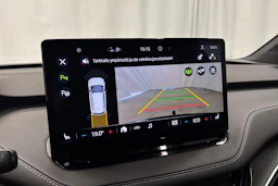 musta Skoda Enyaq 2022 kuva 17.