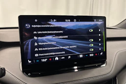 musta Skoda Enyaq 2022 kuva 18.