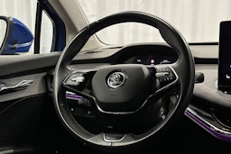 sininen Skoda Enyaq 2022 kuva 14.