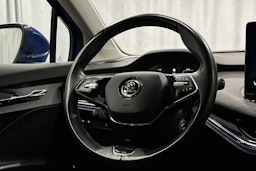 sininen Skoda Enyaq 2022 kuva 14.