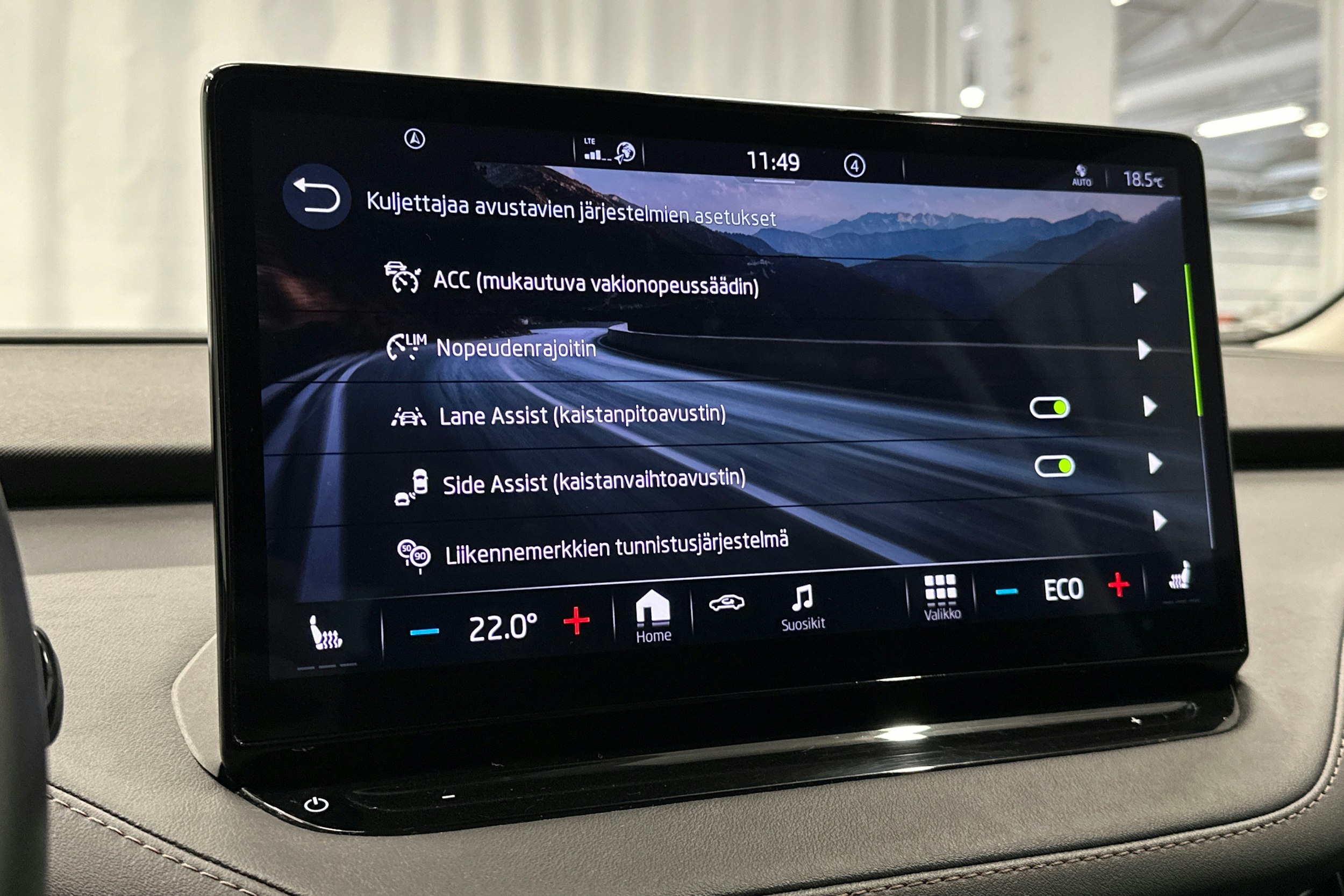 sininen Skoda Enyaq 2022 kuva 22.