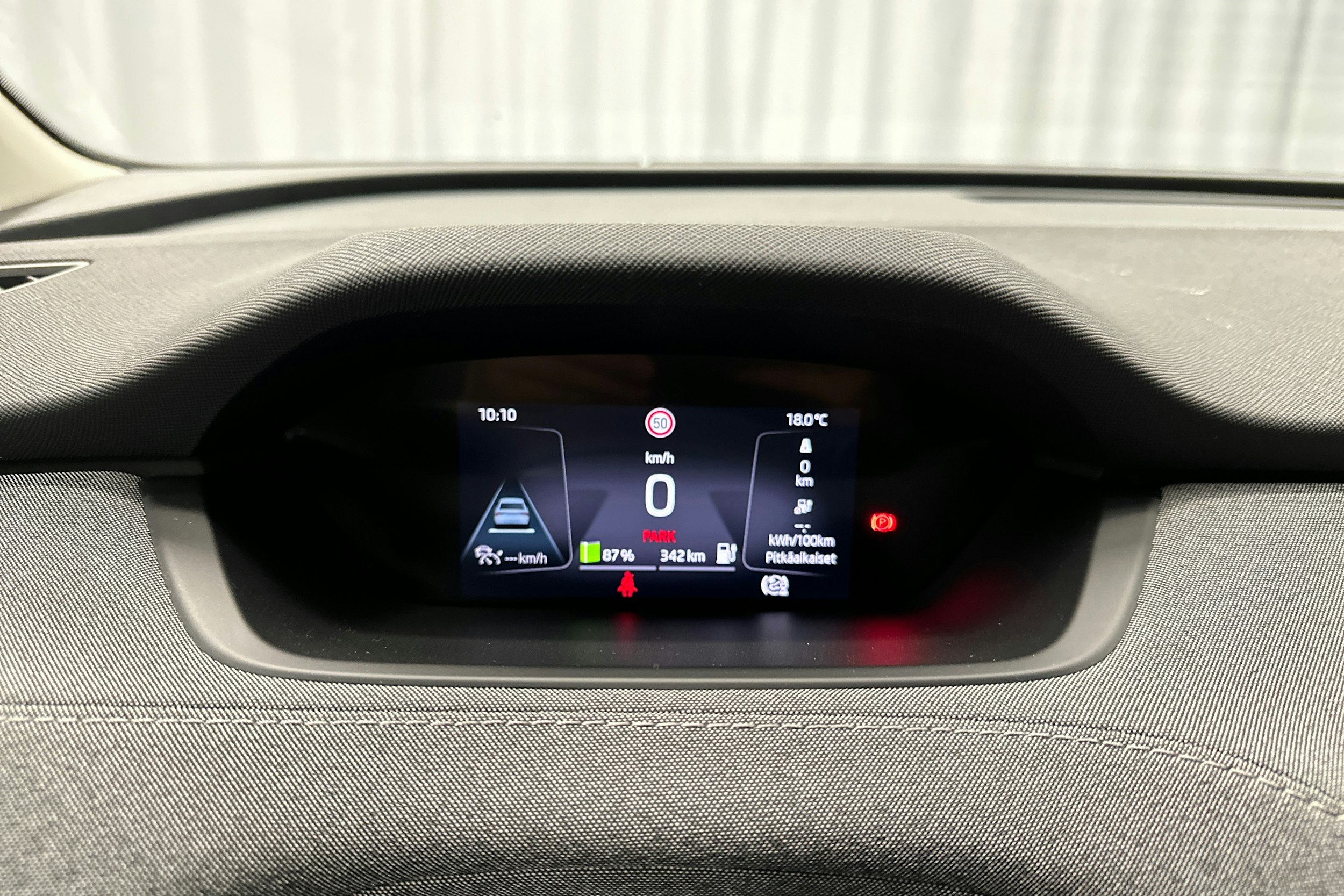 sininen Skoda Enyaq 2022 kuva 17.