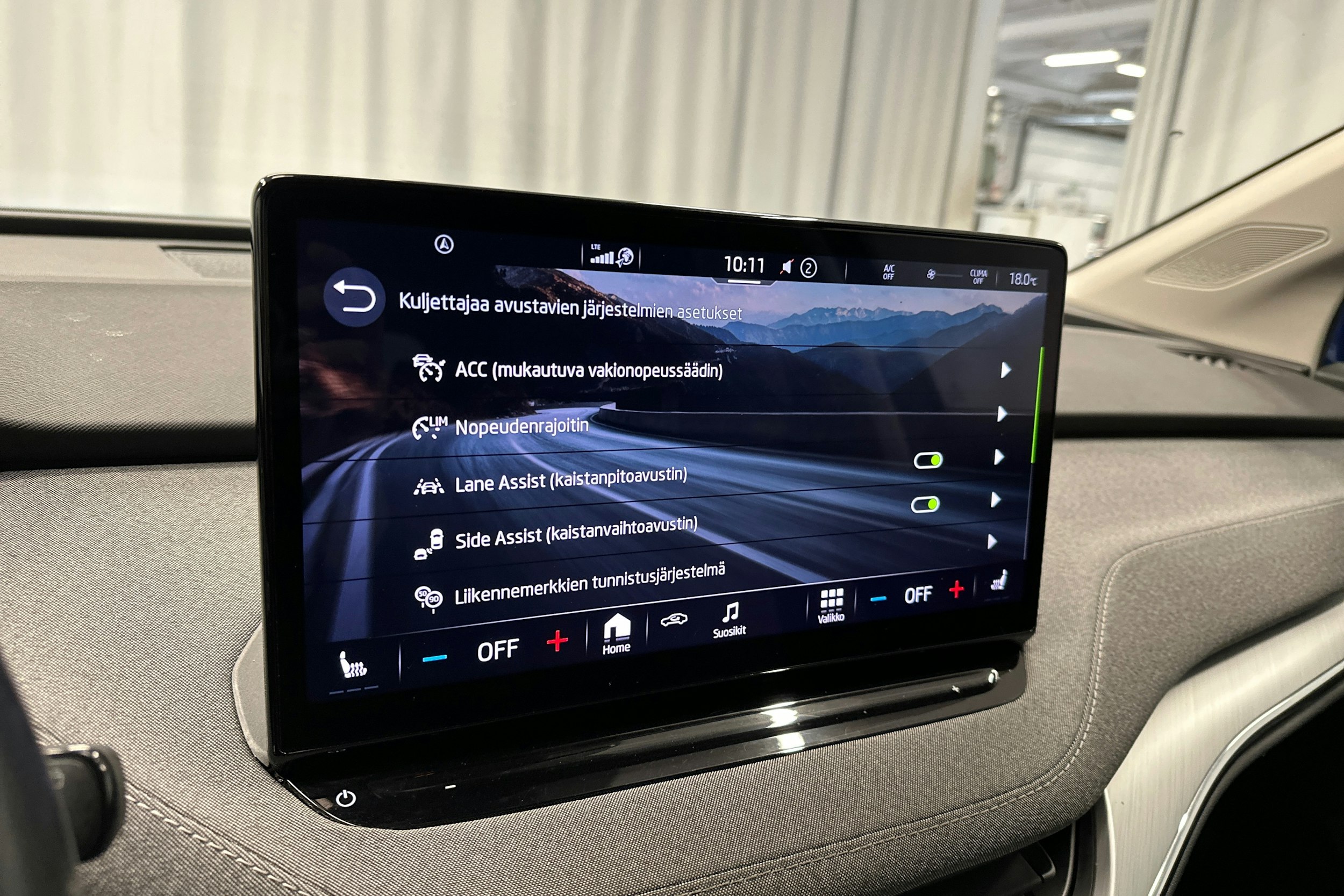 sininen Skoda Enyaq 2022 kuva 24.