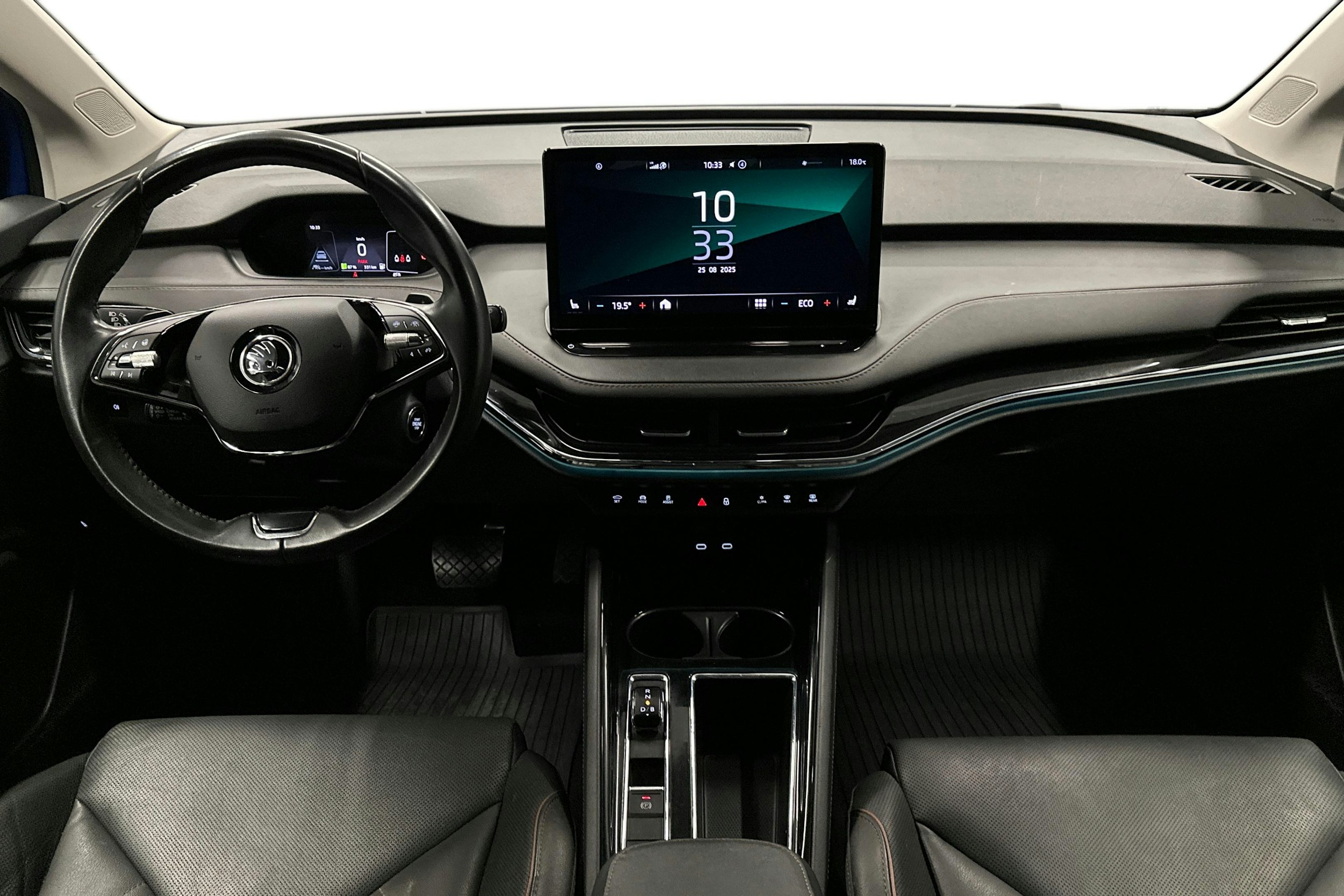sininen Skoda Enyaq 2022 kuva 9.