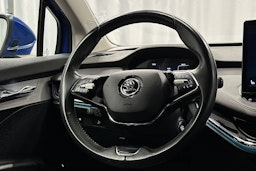sininen Skoda Enyaq 2022 kuva 14.