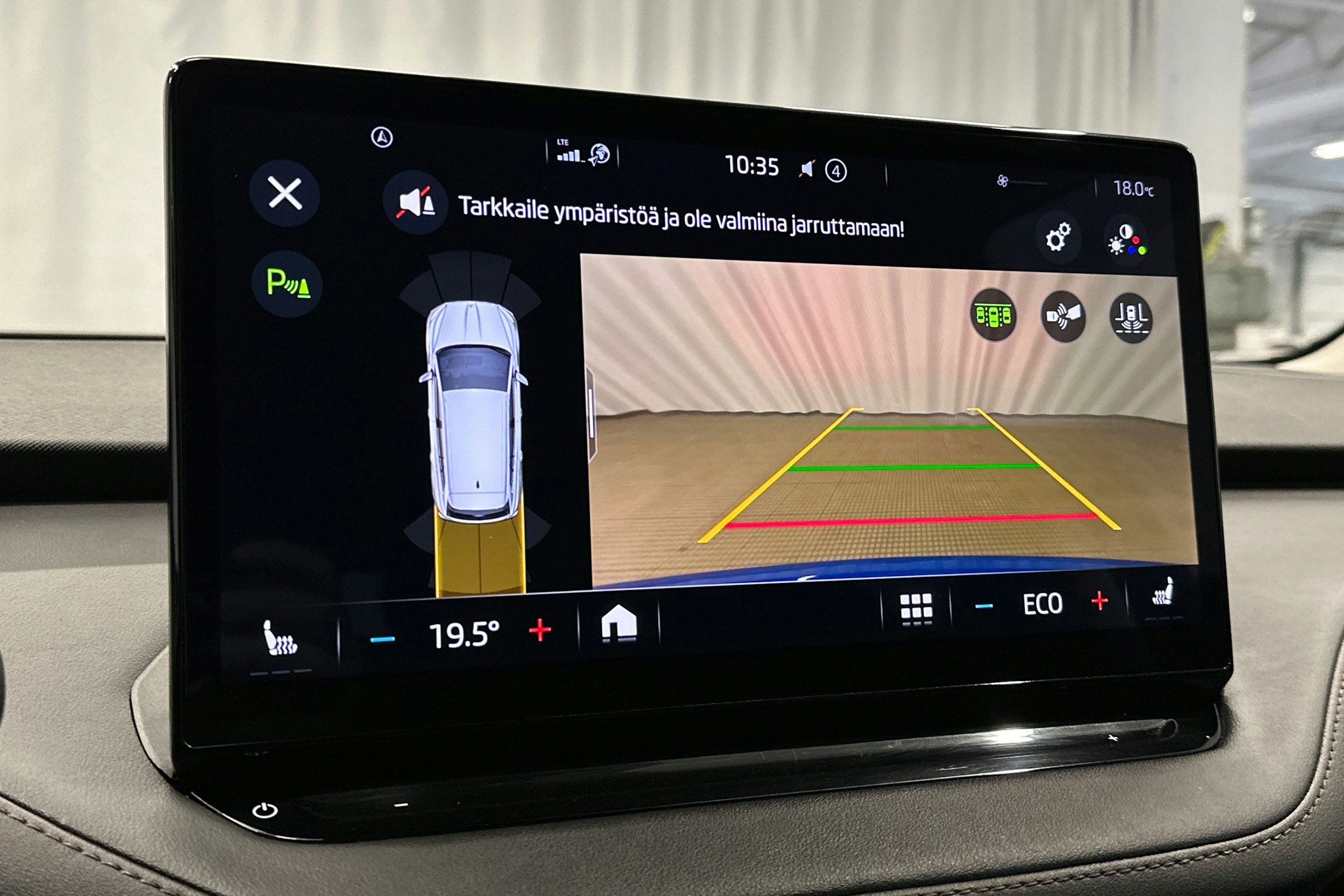 sininen Skoda Enyaq 2022 kuva 22.