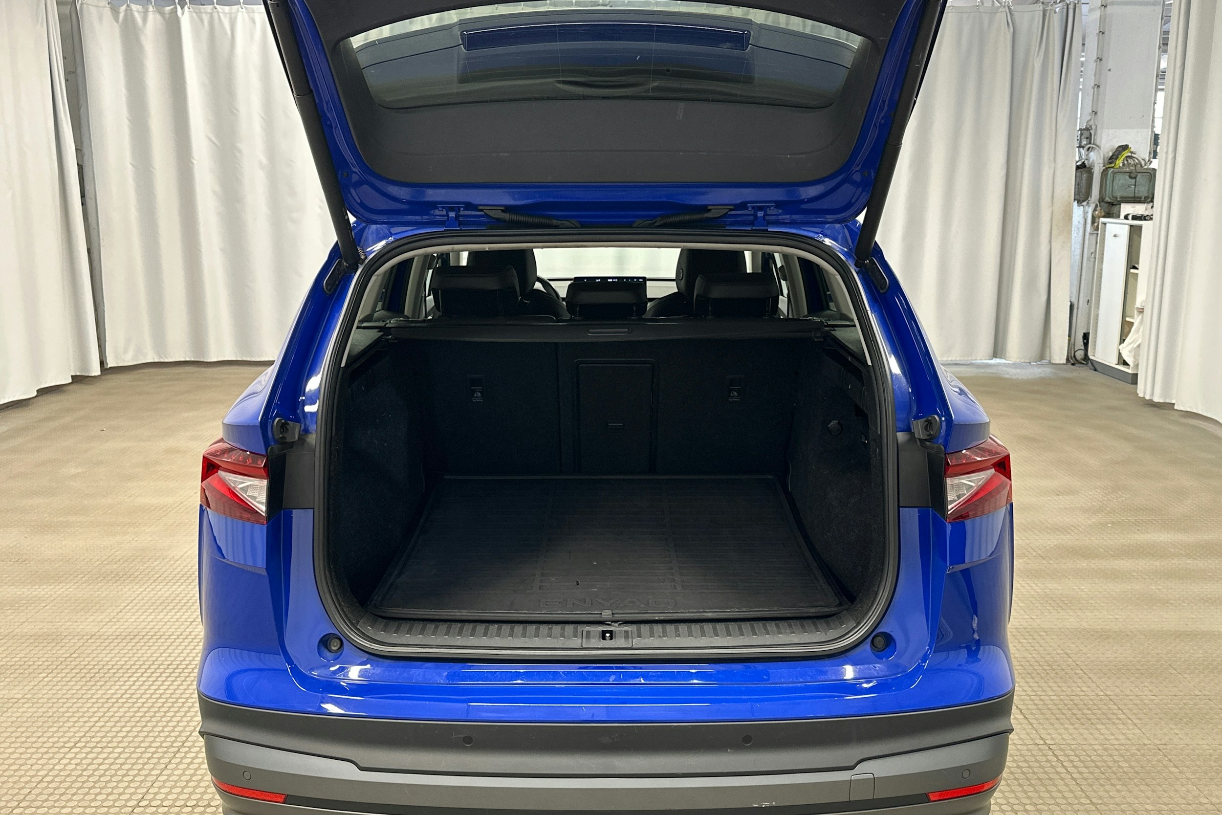 sininen Skoda Enyaq 2022 kuva 30.