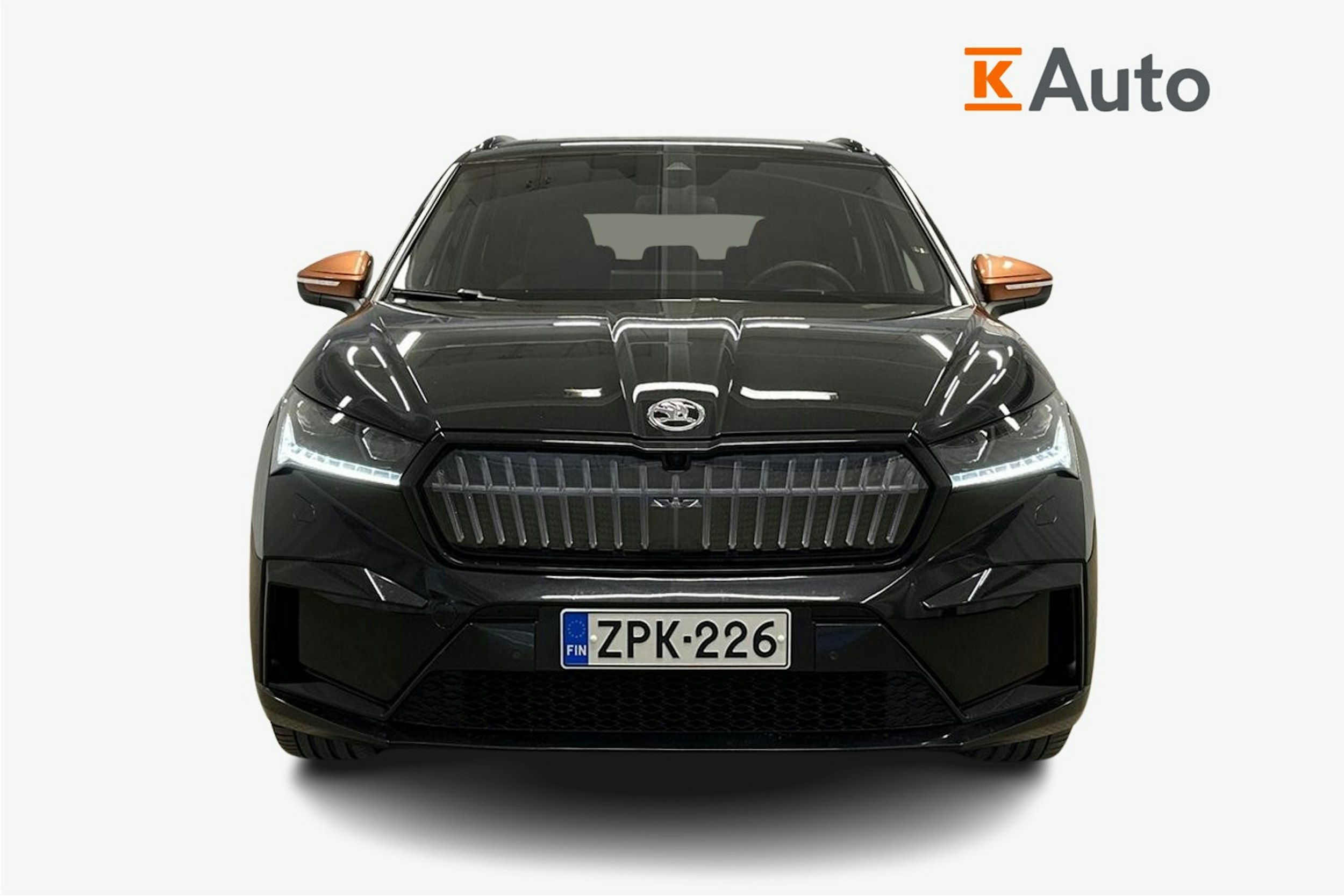 musta Skoda Enyaq 2022 kuva 5.