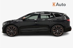 musta Skoda Enyaq 2022 kuva 6.
