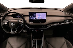 musta Skoda Enyaq 2022 kuva 8.