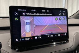 musta Skoda Enyaq 2022 kuva 21.