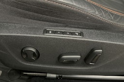 musta Skoda Enyaq 2022 kuva 23.