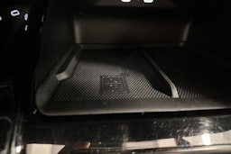 musta Skoda Enyaq 2022 kuva 34.