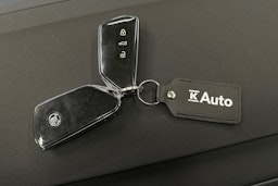musta Skoda Enyaq 2022 kuva 35.