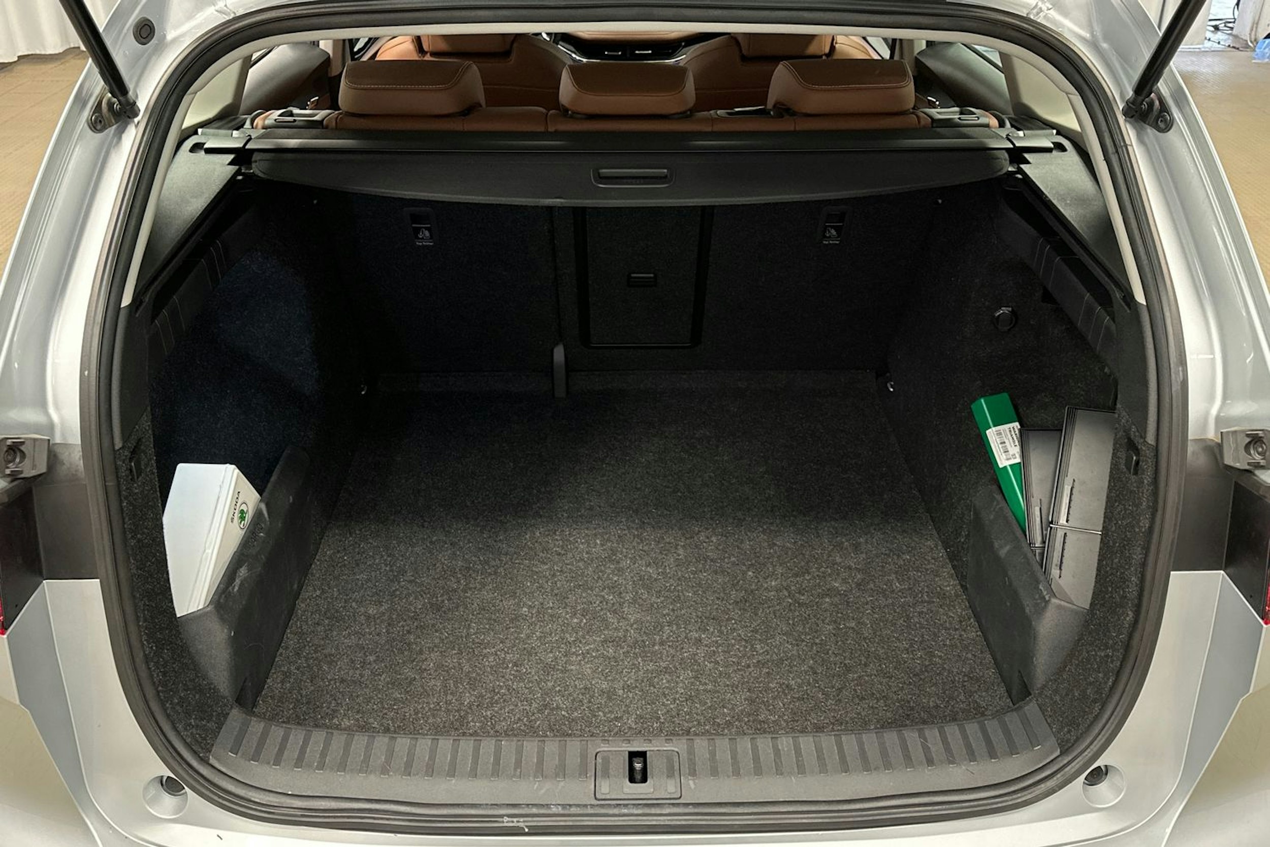 hopea Skoda Enyaq 2022 kuva 15.