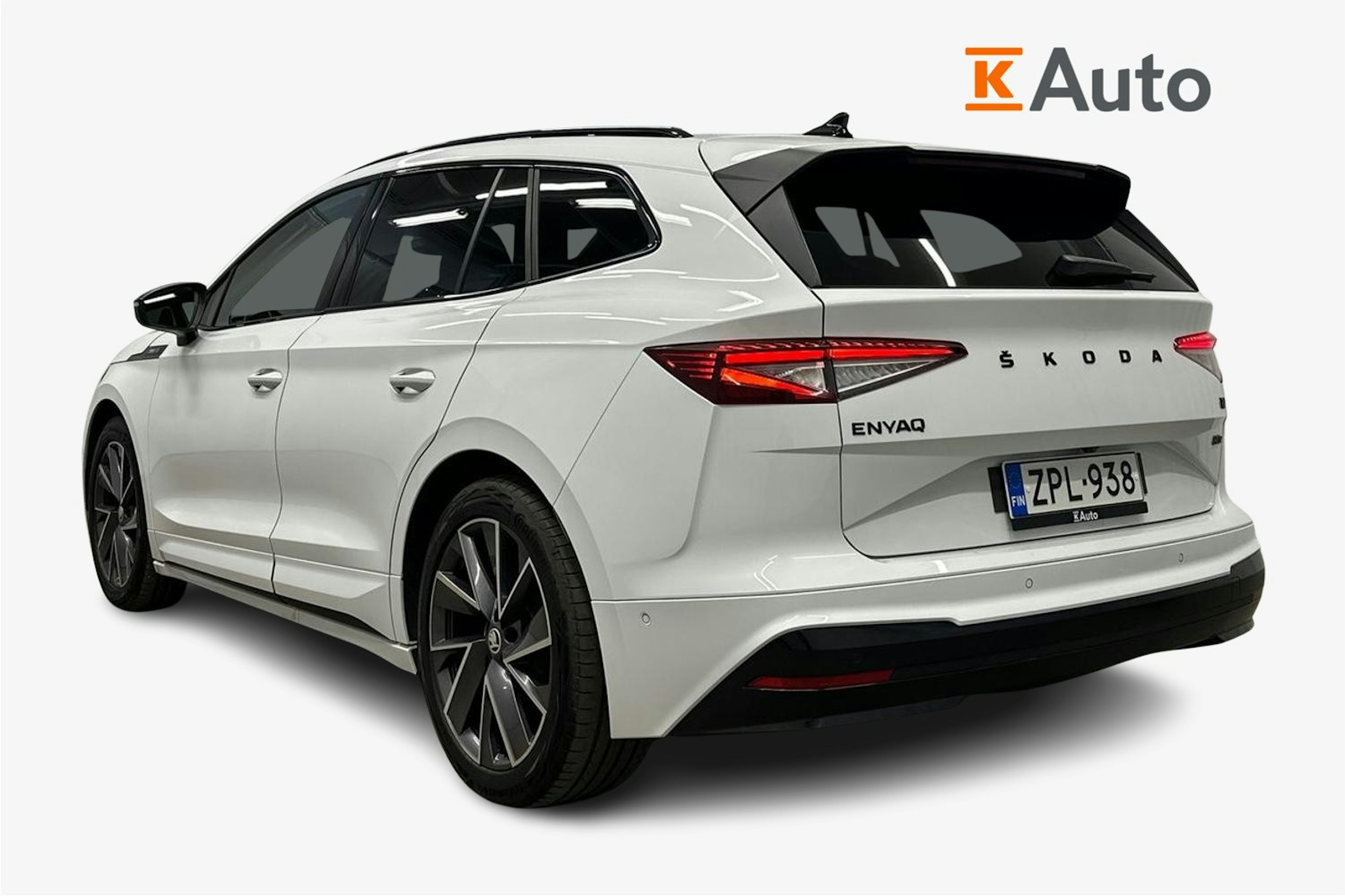 valkoinen Skoda Enyaq 2022 kuva 2.