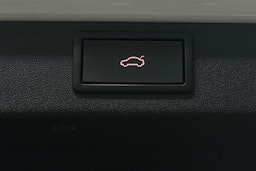 valkoinen Skoda Enyaq 2022 kuva 15.