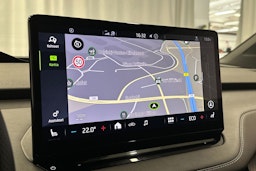 valkoinen Skoda Enyaq 2022 kuva 25.