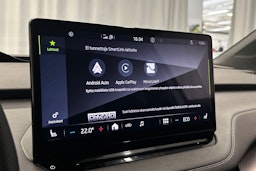 valkoinen Skoda Enyaq 2022 kuva 31.