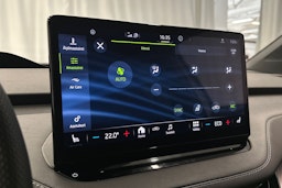 valkoinen Skoda Enyaq 2022 kuva 33.