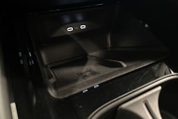 valkoinen Skoda Enyaq 2022 kuva 37.