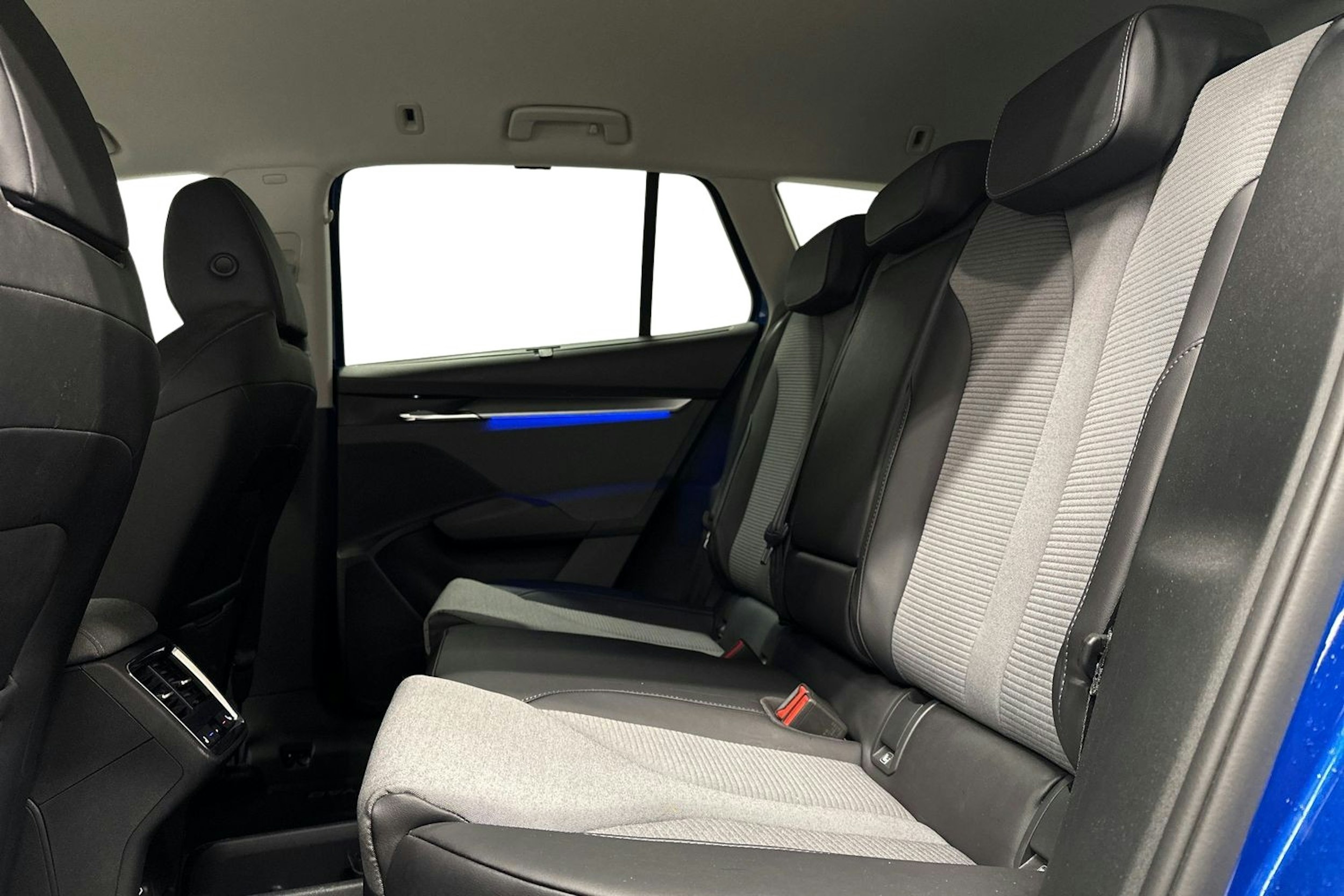 sininen Skoda Enyaq 2022 kuva 10.