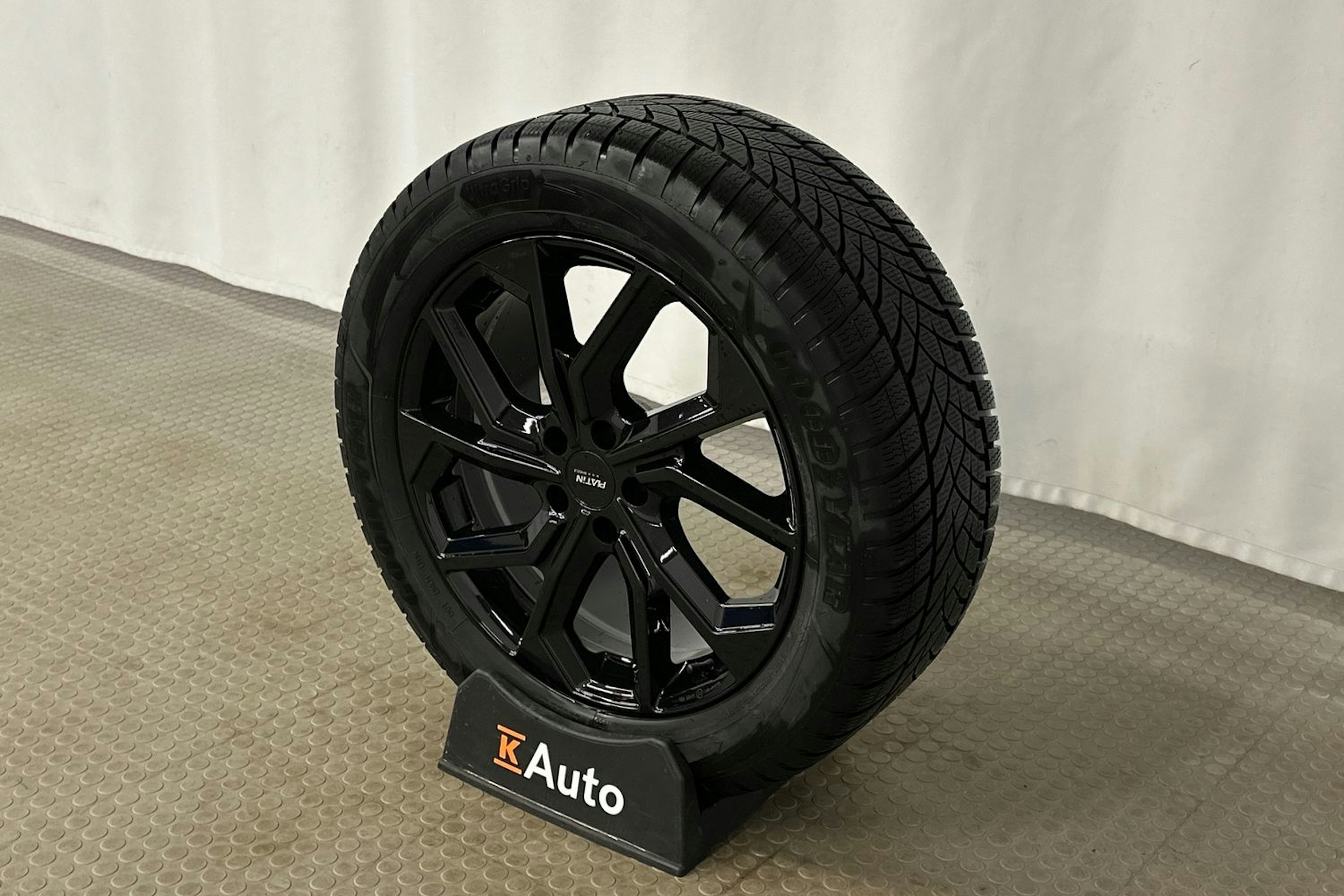 sininen Skoda Enyaq 2022 kuva 13.