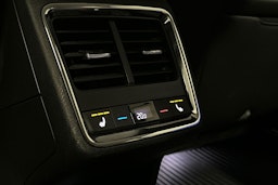 sininen Skoda Enyaq 2022 kuva 18.