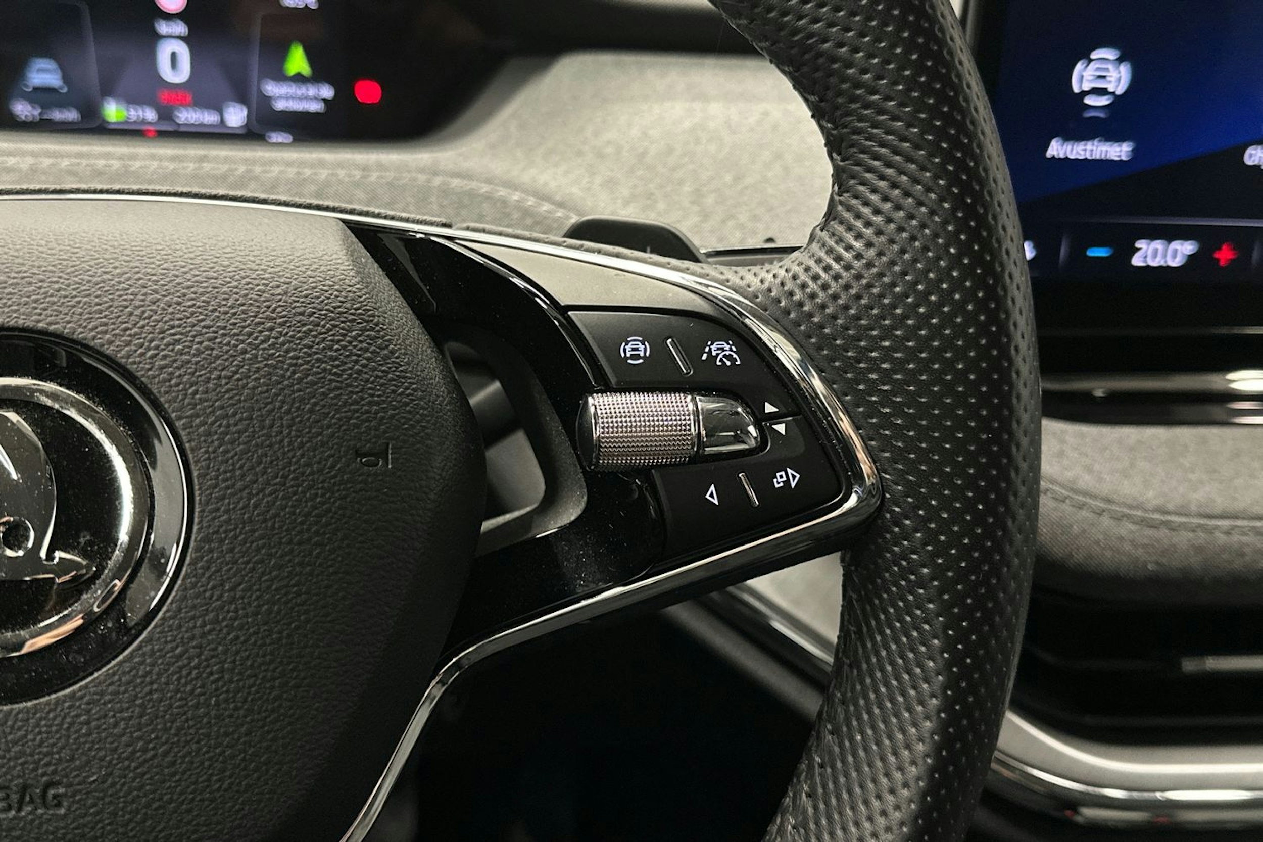 sininen Skoda Enyaq 2022 kuva 20.