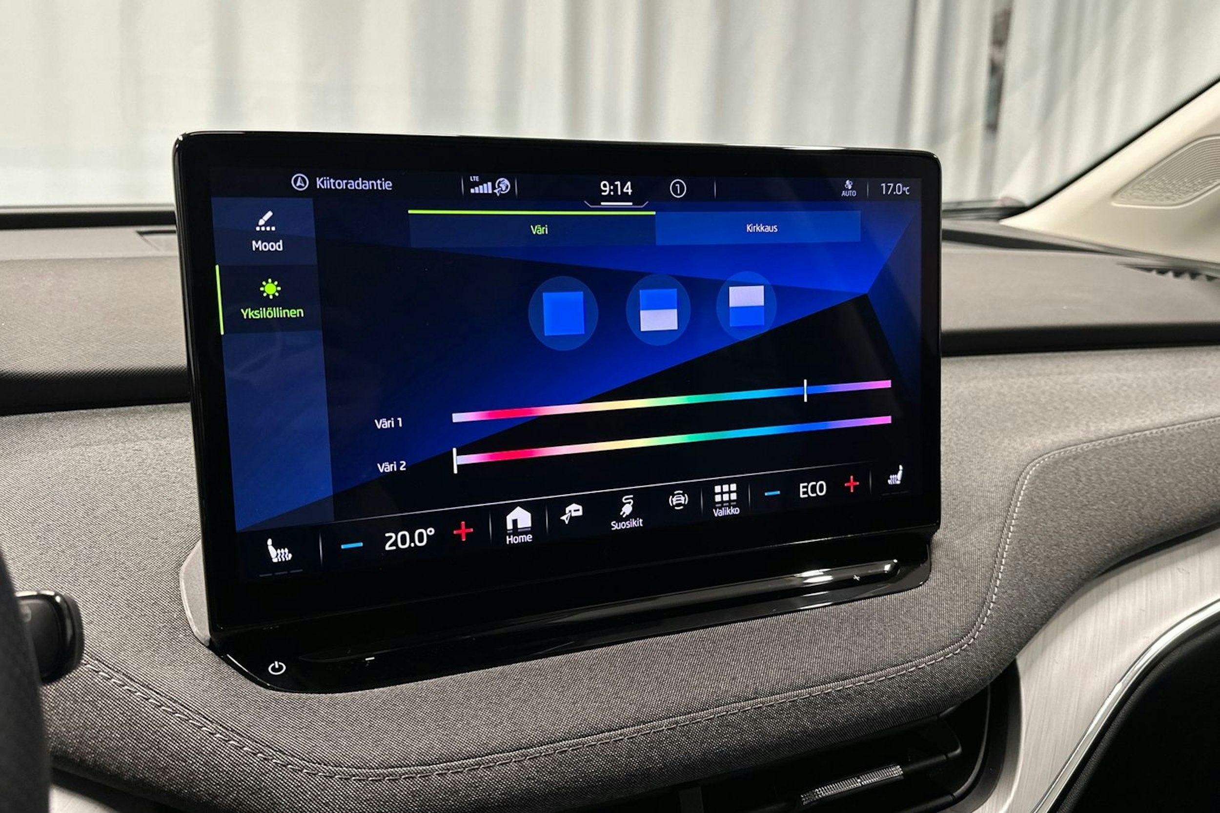 sininen Skoda Enyaq 2022 kuva 32.