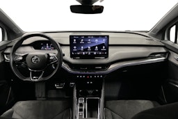 valkoinen Skoda Enyaq 2022 kuva 9.