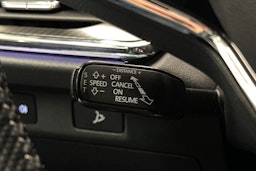 valkoinen Skoda Enyaq 2022 kuva 21.