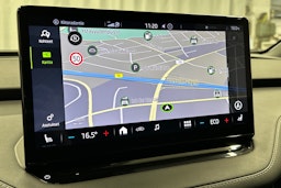 valkoinen Skoda Enyaq 2022 kuva 23.
