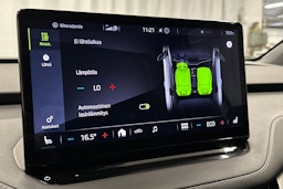 valkoinen Skoda Enyaq 2022 kuva 27.