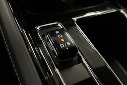 valkoinen Skoda Enyaq 2022 kuva 30.