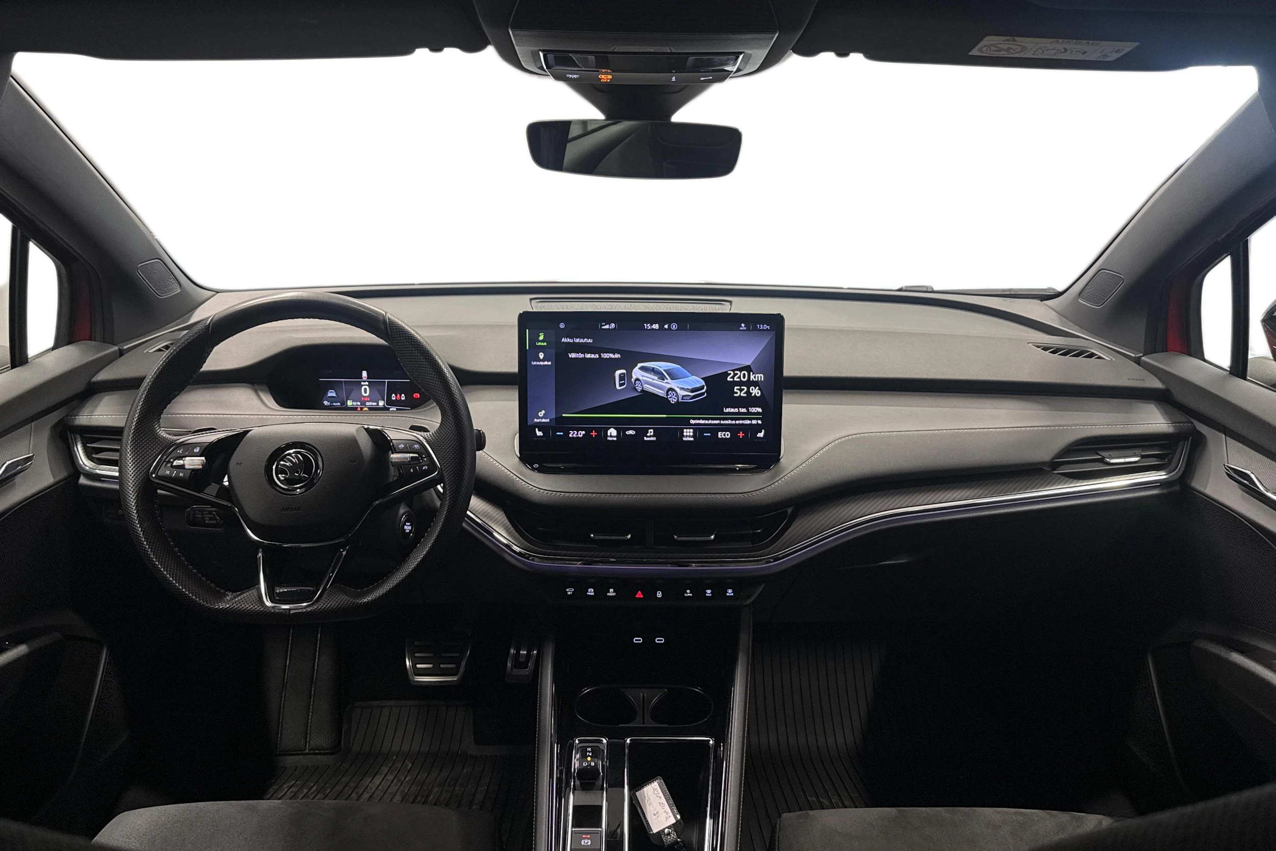 punainen Skoda Enyaq 2022 kuva 9.